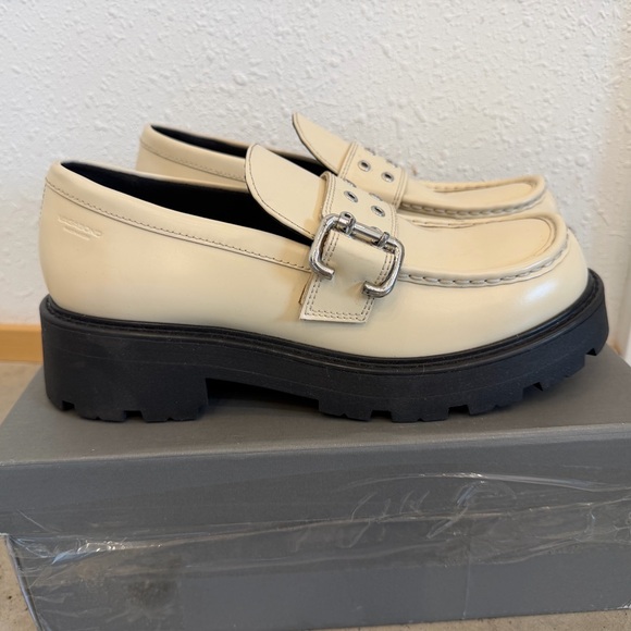 Vagabond Shoemakers Cosmo 2.0 Off White Loafer Silver Buckle Womens 10 Chunky - Picture 4 of 16